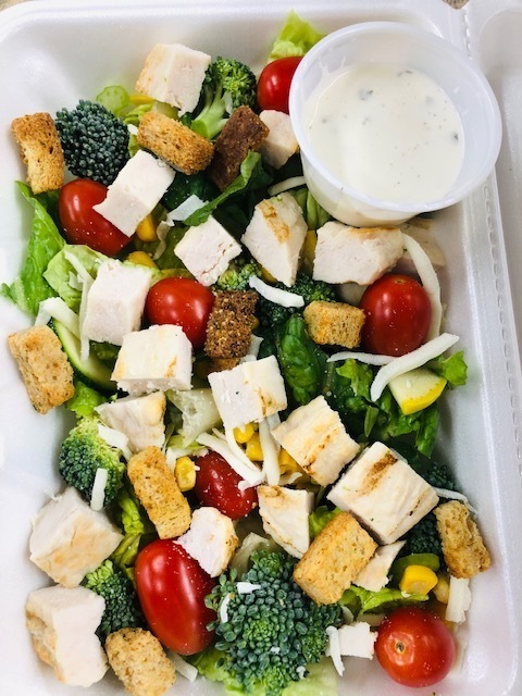 Today's healthy meal offering.....Cheese tortellini with fresh veggies and Garden Salad with grilled chicken. Check out the MPS website for details about the FREE meals program.